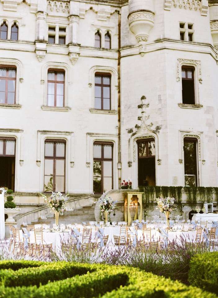 chateau-challain_large_french-wedding-dinner-design