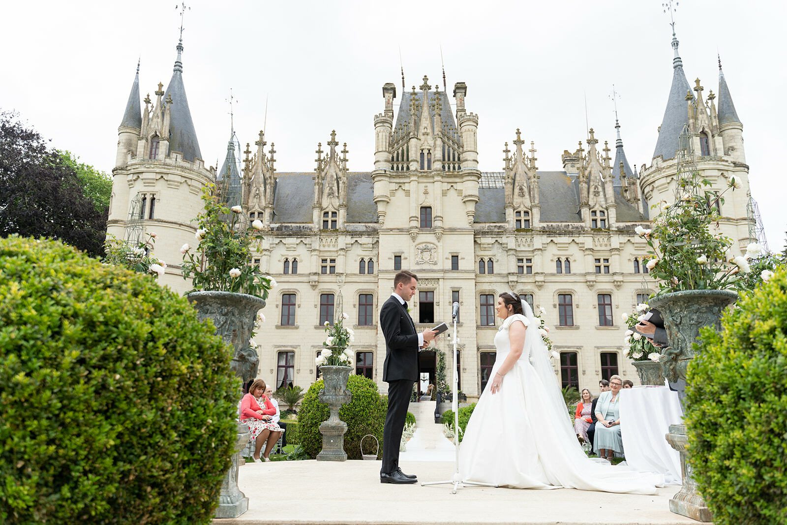 chateau-intimate-castle-wedding