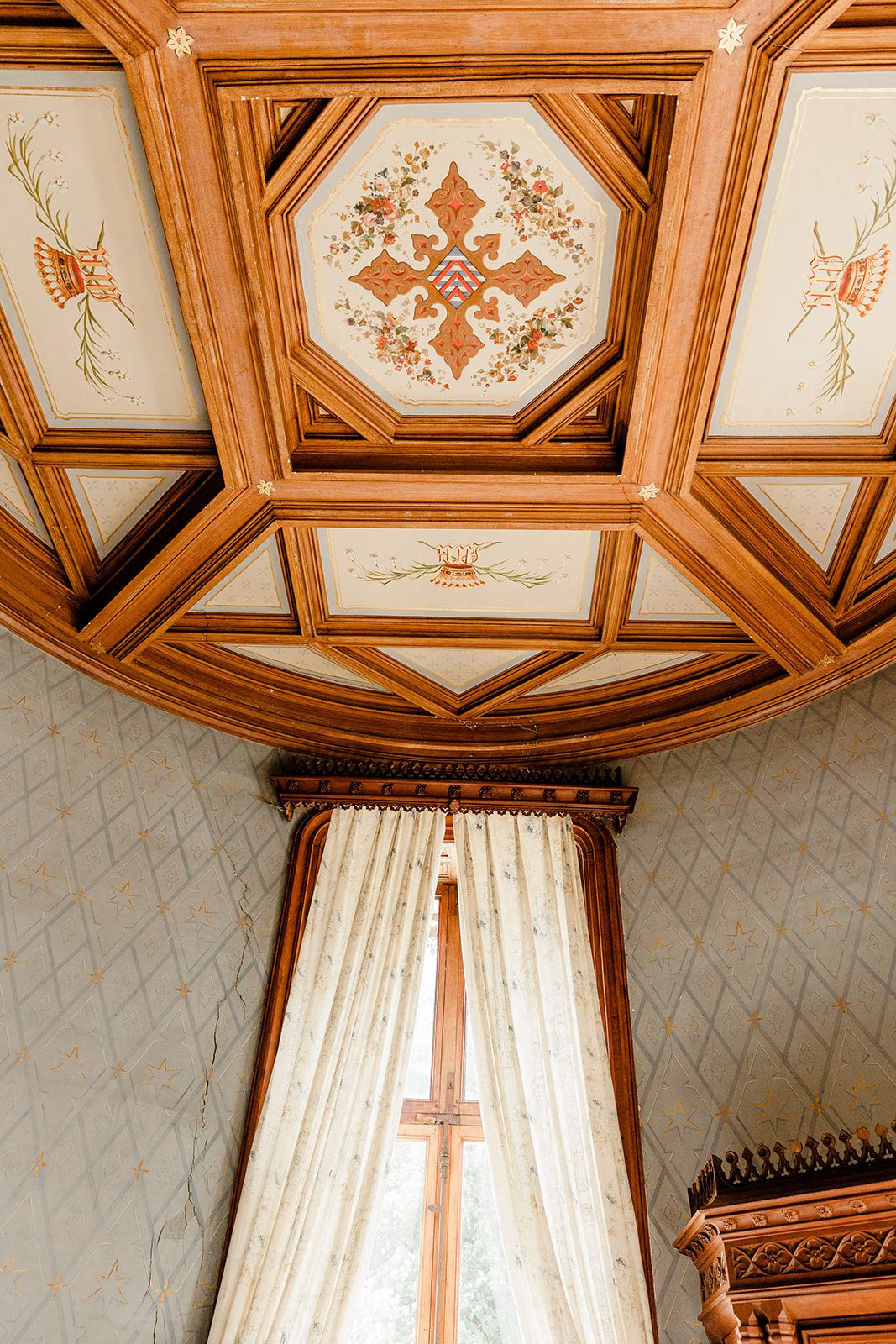 Chateau Challain details, rooms, charity event